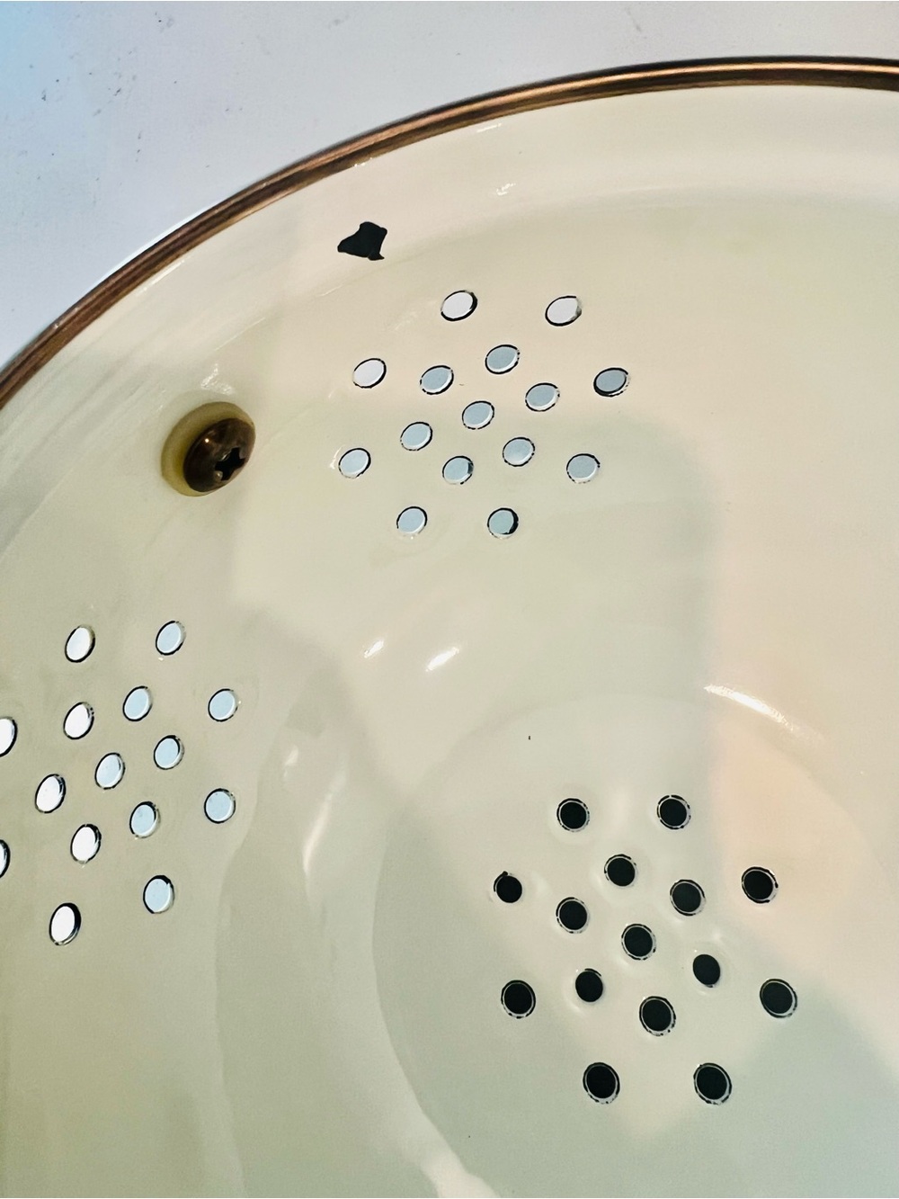 MACKENZIE-CHILDS Enamel Colander Courtly Check Small - Picture 5 of 6